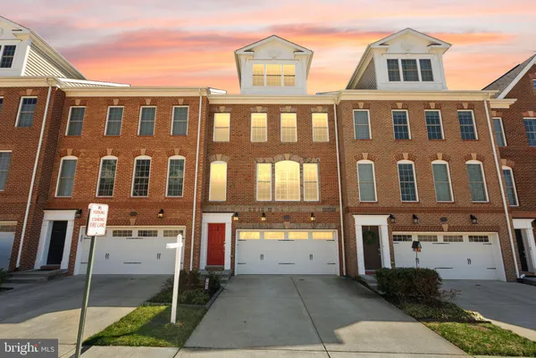 $850,000 | 7897 Carbondale Way, Springfield, VA 22153
