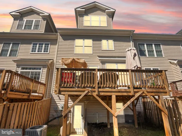 $850,000 | 7897 Carbondale Way, Springfield, VA 22153