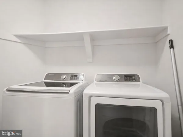 $885,000 | 7897 Carbondale Way, Springfield, VA 22153