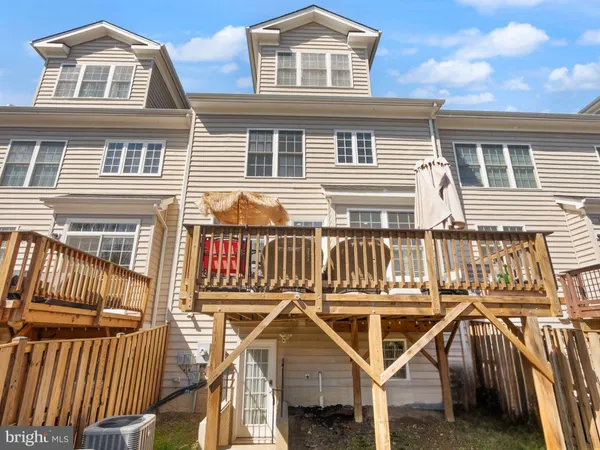 $885,000 | 7897 Carbondale Way, Springfield, VA 22153