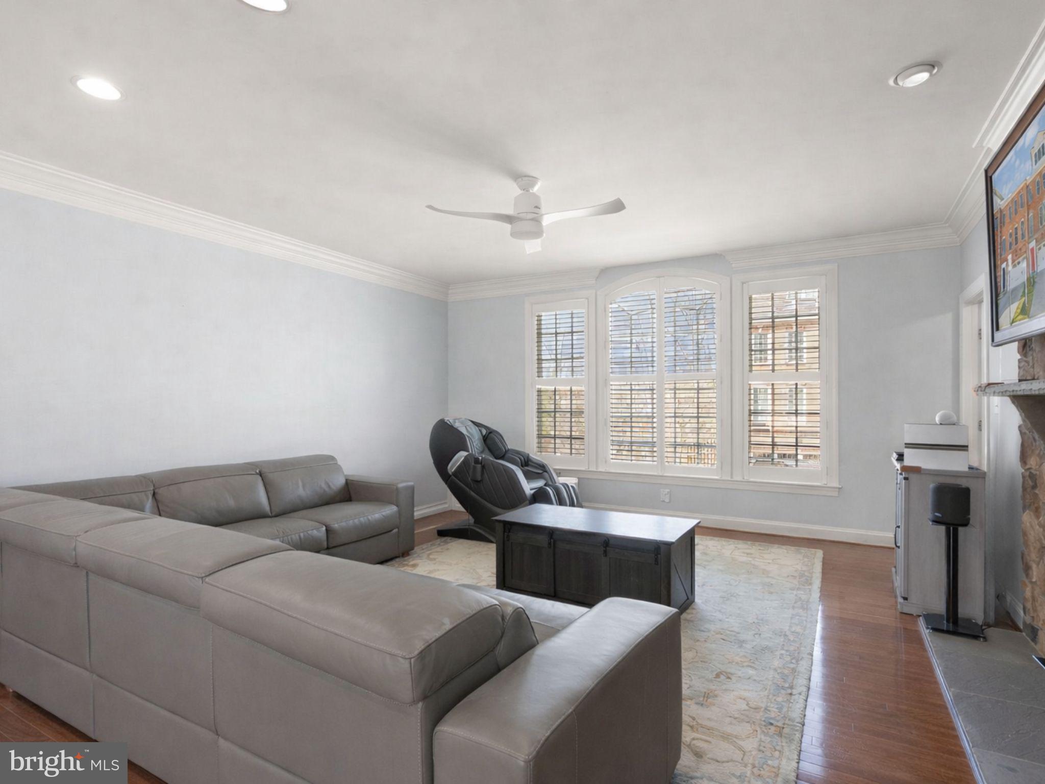 7897 Carbondale Way Springfield, VA 22153 - Photo 4 of 41