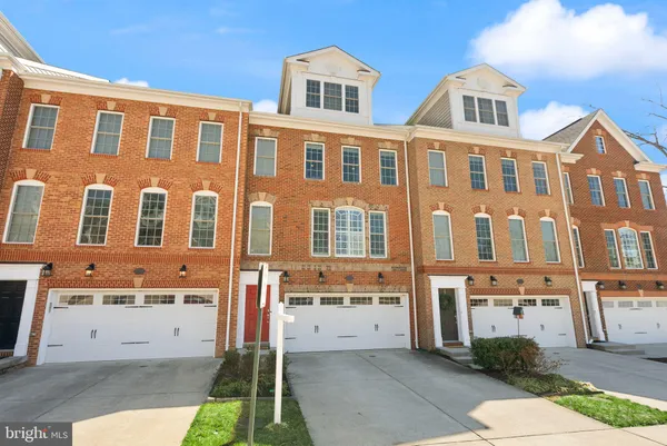 $850,000 | 7897 Carbondale Way, Springfield, VA 22153
