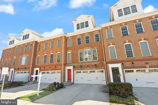 $850,000 | 7897 Carbondale Way, Springfield, VA 22153