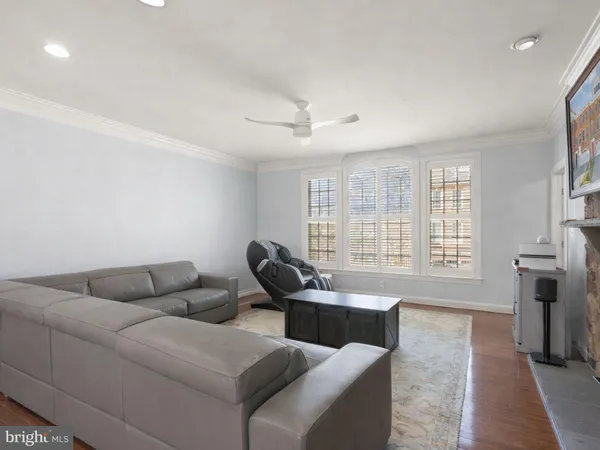 $850,000 | 7897 Carbondale Way, Springfield, VA 22153