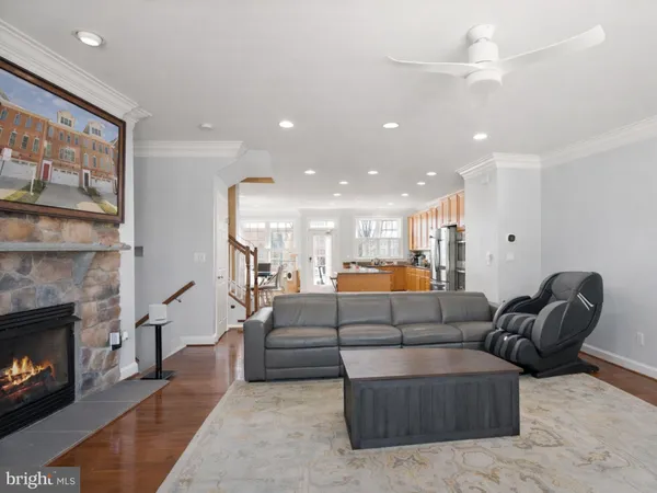 $885,000 | 7897 Carbondale Way, Springfield, VA 22153