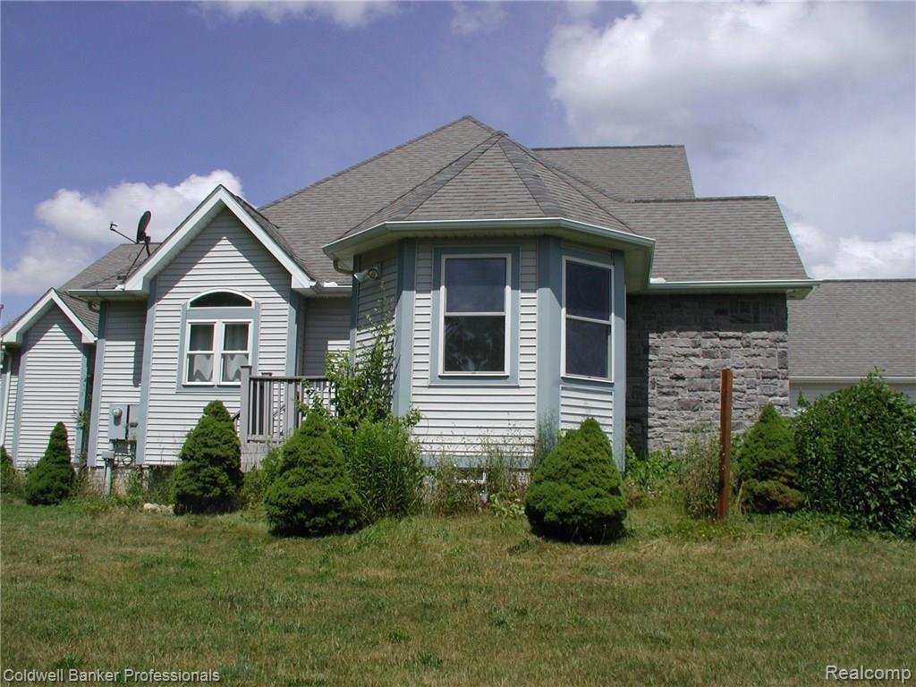 151 West Norway Lake Road Lapeer, MI 48446 - Photo 3 of 46 P1010035.JPG