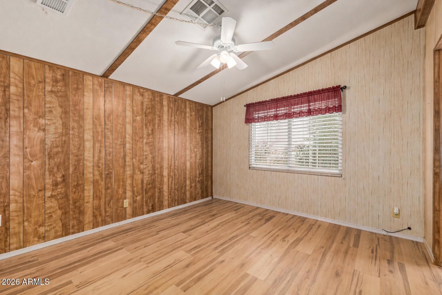 53 North Mountain Road, Unit 54 Apache Junction, AZ 85120 - Photo 17 of 35 Bright room with vaulted ceilings