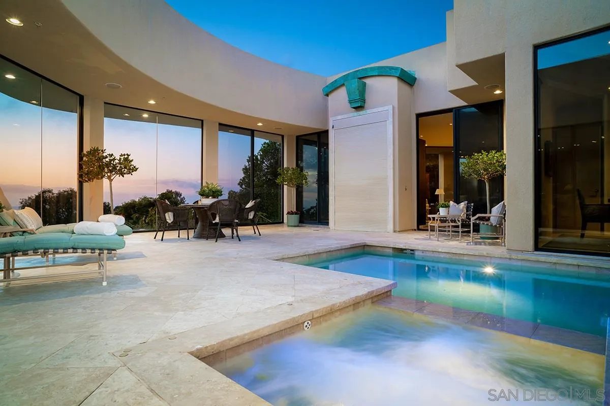 7323 Fairway Road La Jolla, CA 92037 - Photo 12 of 63 Gallery Image 12
