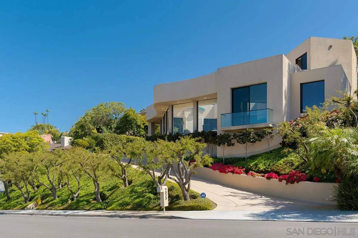 7323 Fairway Road La Jolla, CA 92037 - Photo 60 of 63 Gallery Image 60
