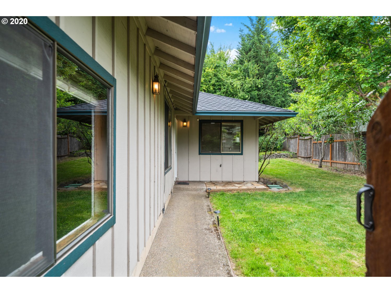 76 Kingsgate Road Lake Oswego, OR 97035 - Photo 4 of 31 Gallery Image 4
