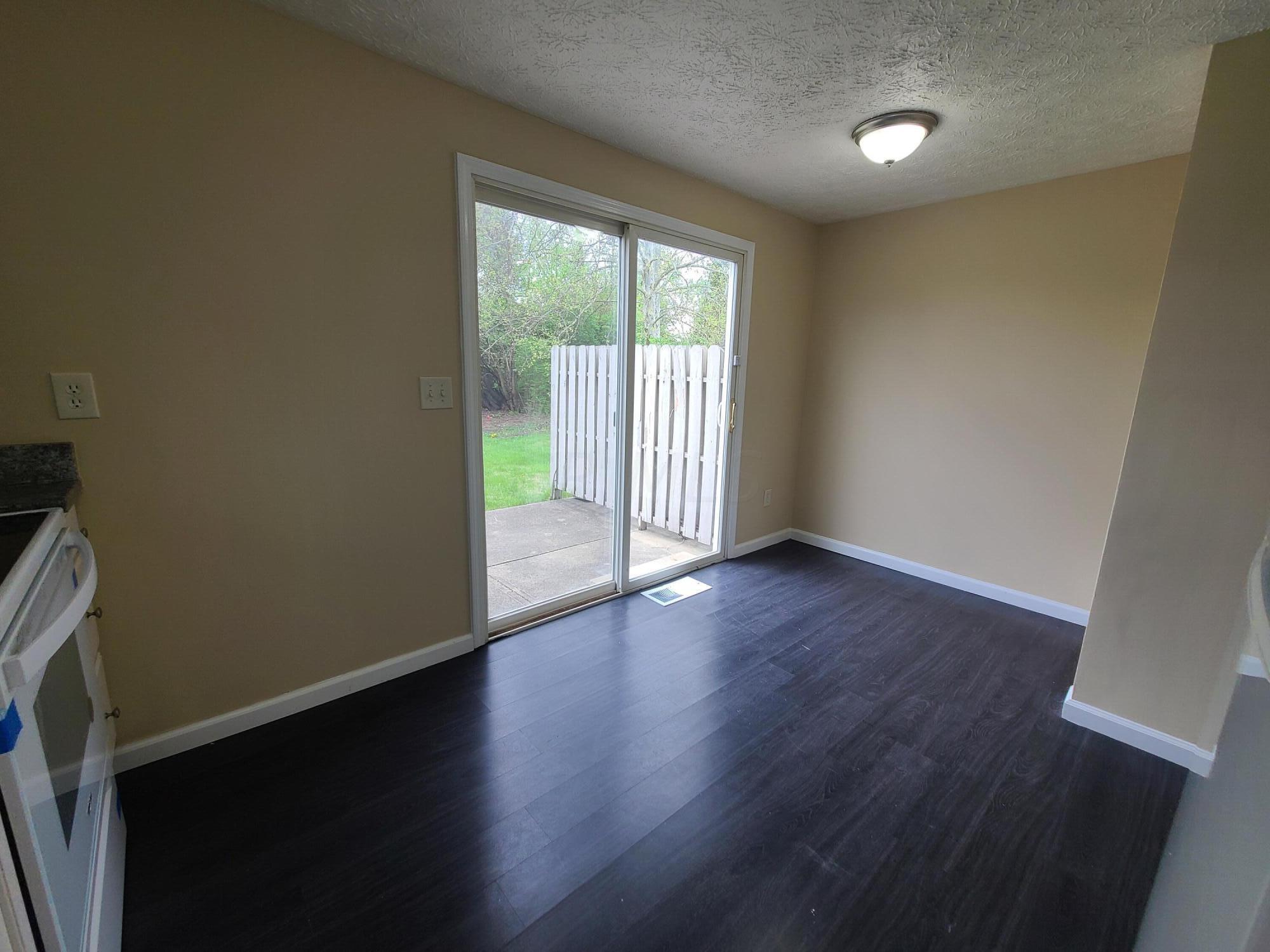 3499-3501 Oakcrest Road Columbus, OH 43232 - Photo 14 of 31 3501: kitchen & eating area