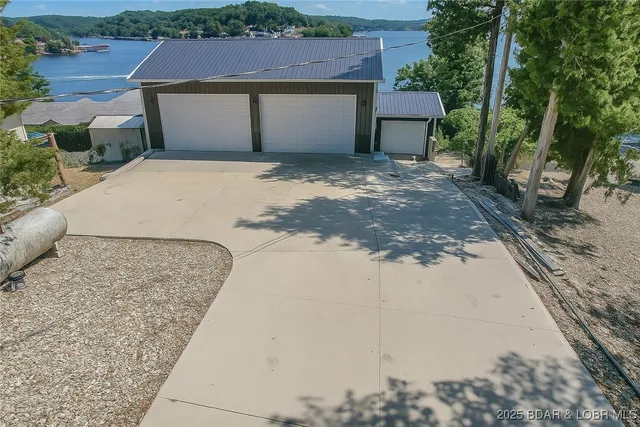 $599,900 | 29419 Towering Oaks Lane, Gravois Mills, MO 65037