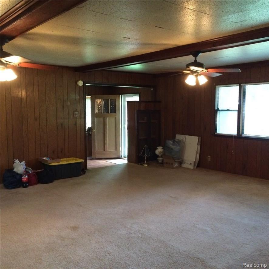 2575 West Drahner Road Oxford, MI 48371 - Photo 15 of 26 15 Great Room 2.jpg