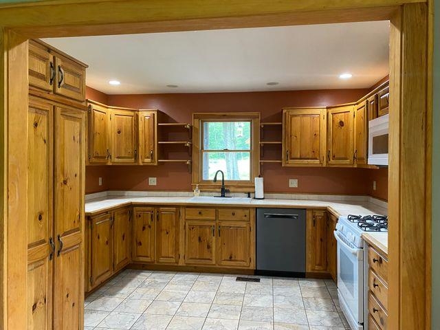 794 Highway 4 Rutland Town, VT 05701 - Photo 6 of 40