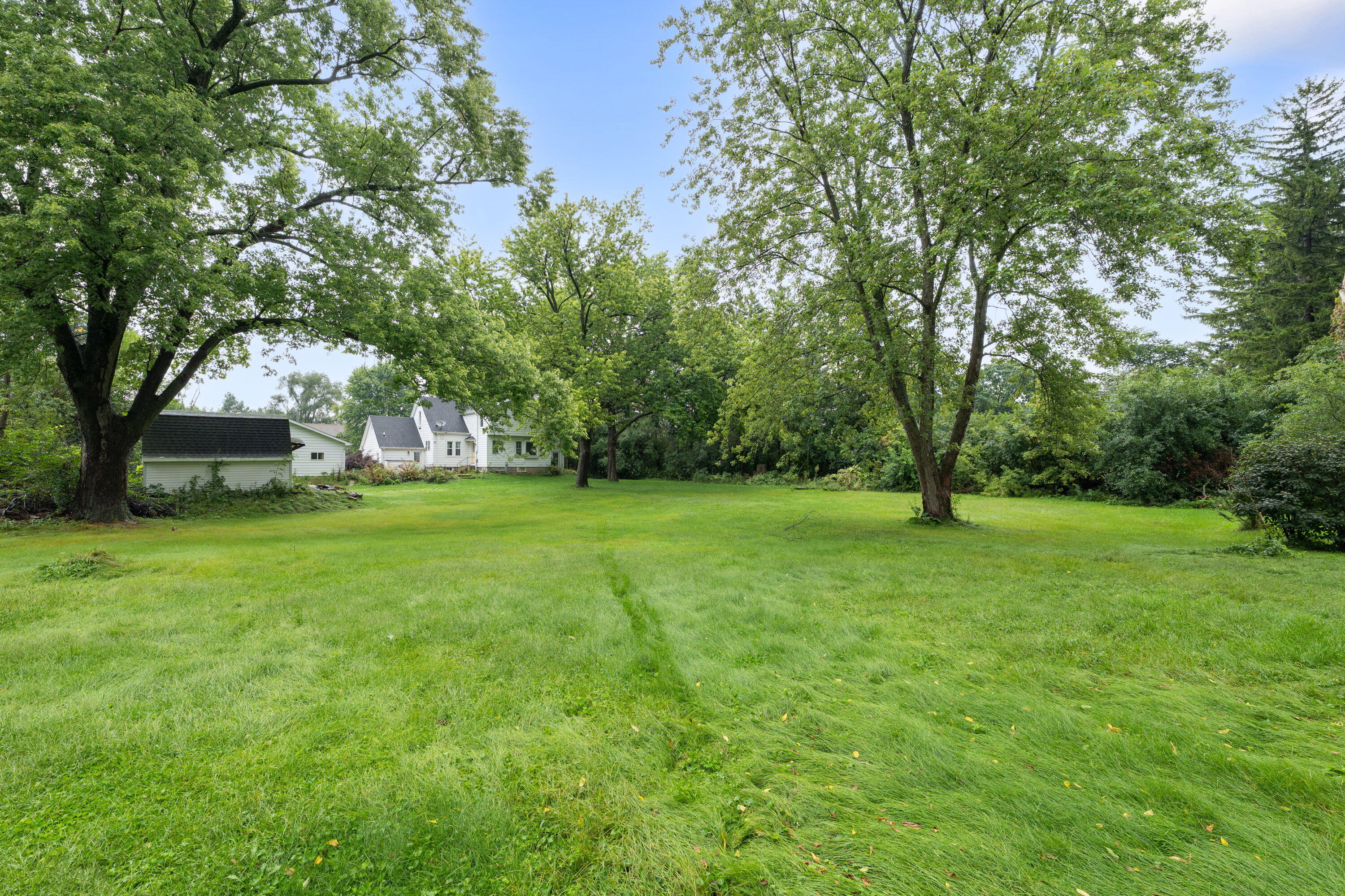 4821 West Elmdale Road Mequon, WI 53092 - Photo 22 of 23 Welcome Home!