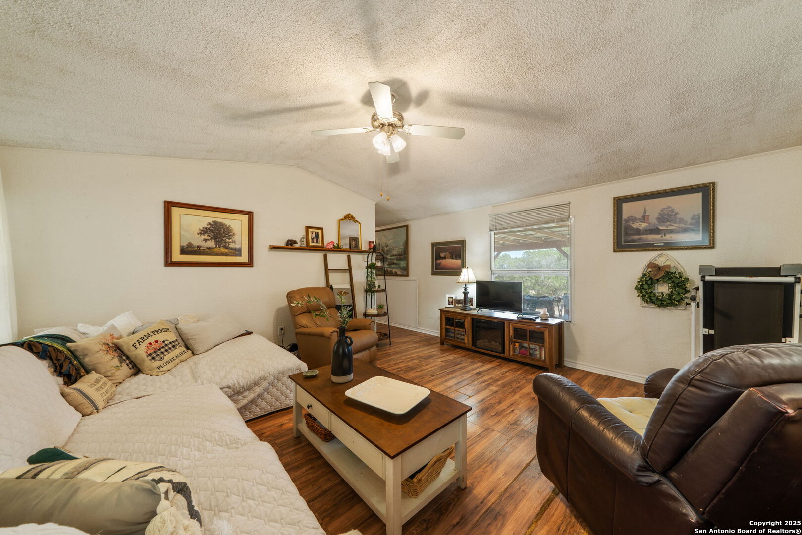 1128 Wright Drive Bandera, TX 78003 - Photo 13 of 46