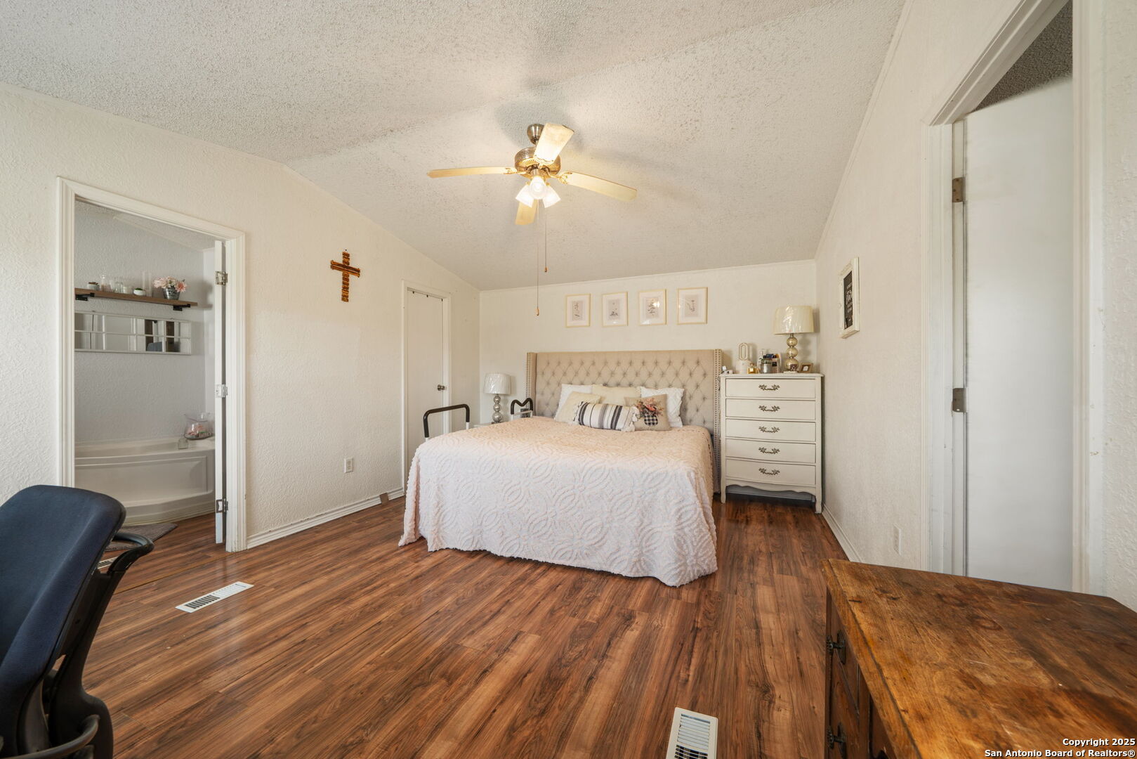 1128 Wright Drive Bandera, TX 78003 - Photo 19 of 46