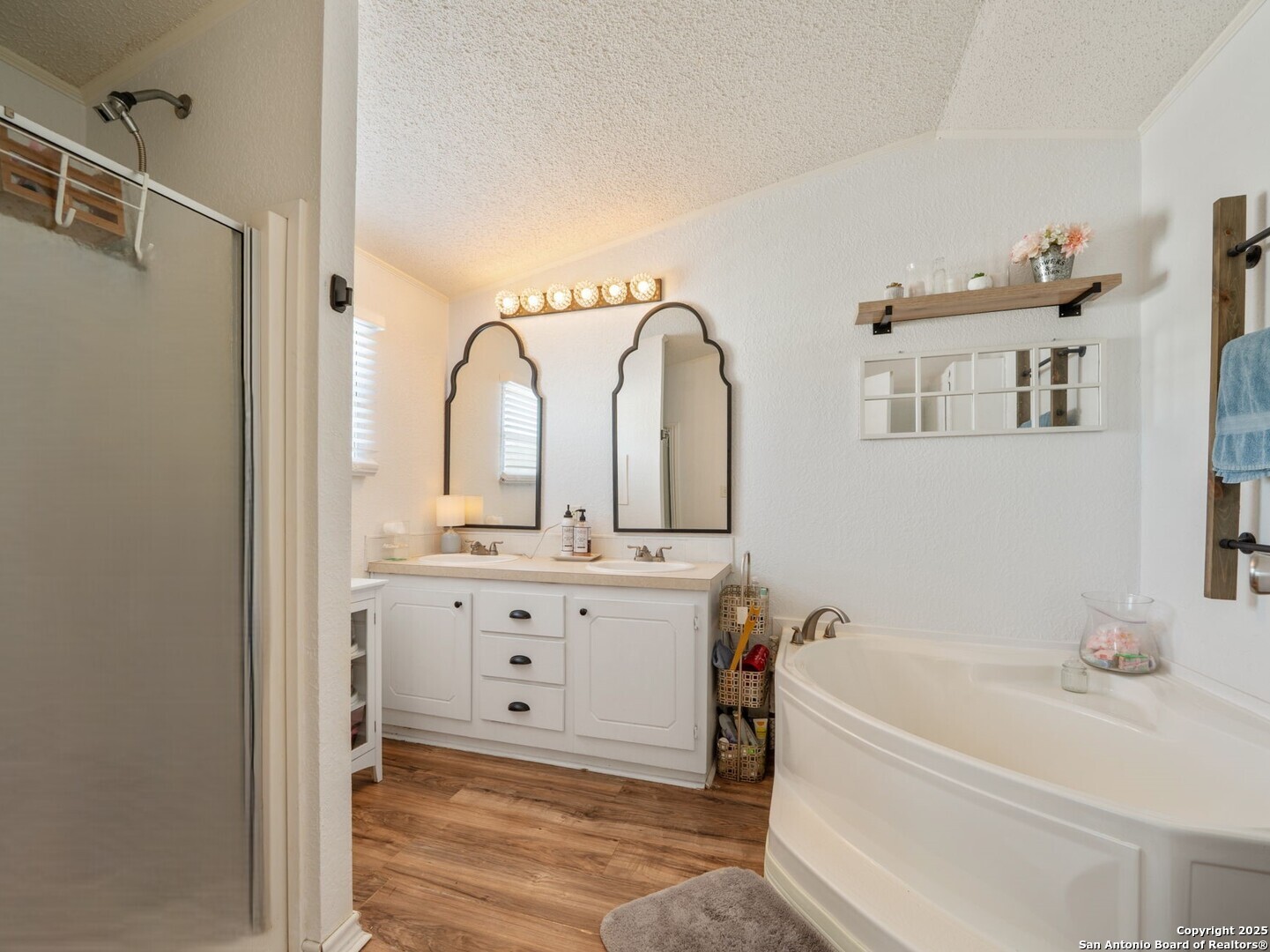 1128 Wright Drive Bandera, TX 78003 - Photo 23 of 46