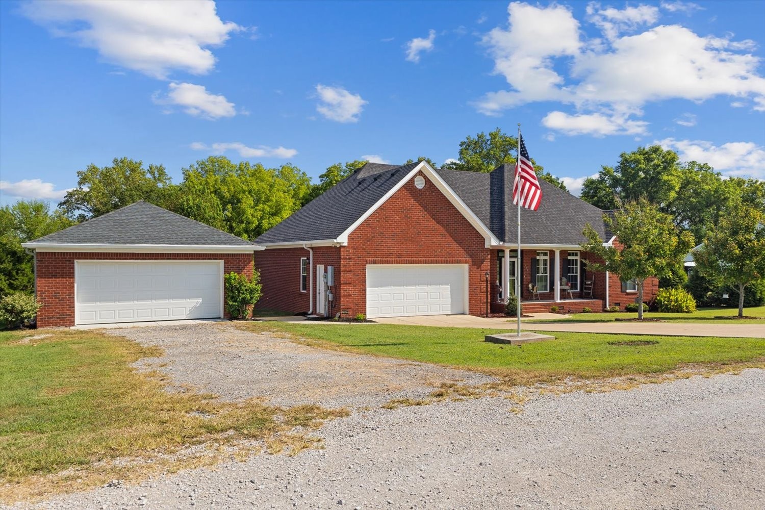 605 Compton Lane Columbia, TN 38401 - Photo 2 of 37