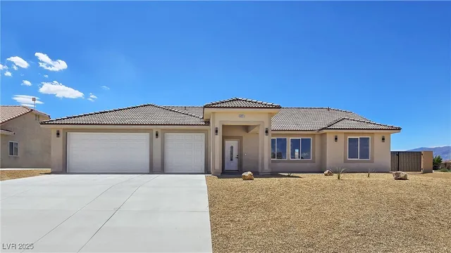 $489,900 | 6920 Longmeadow Drive, Pahrump, NV 89061