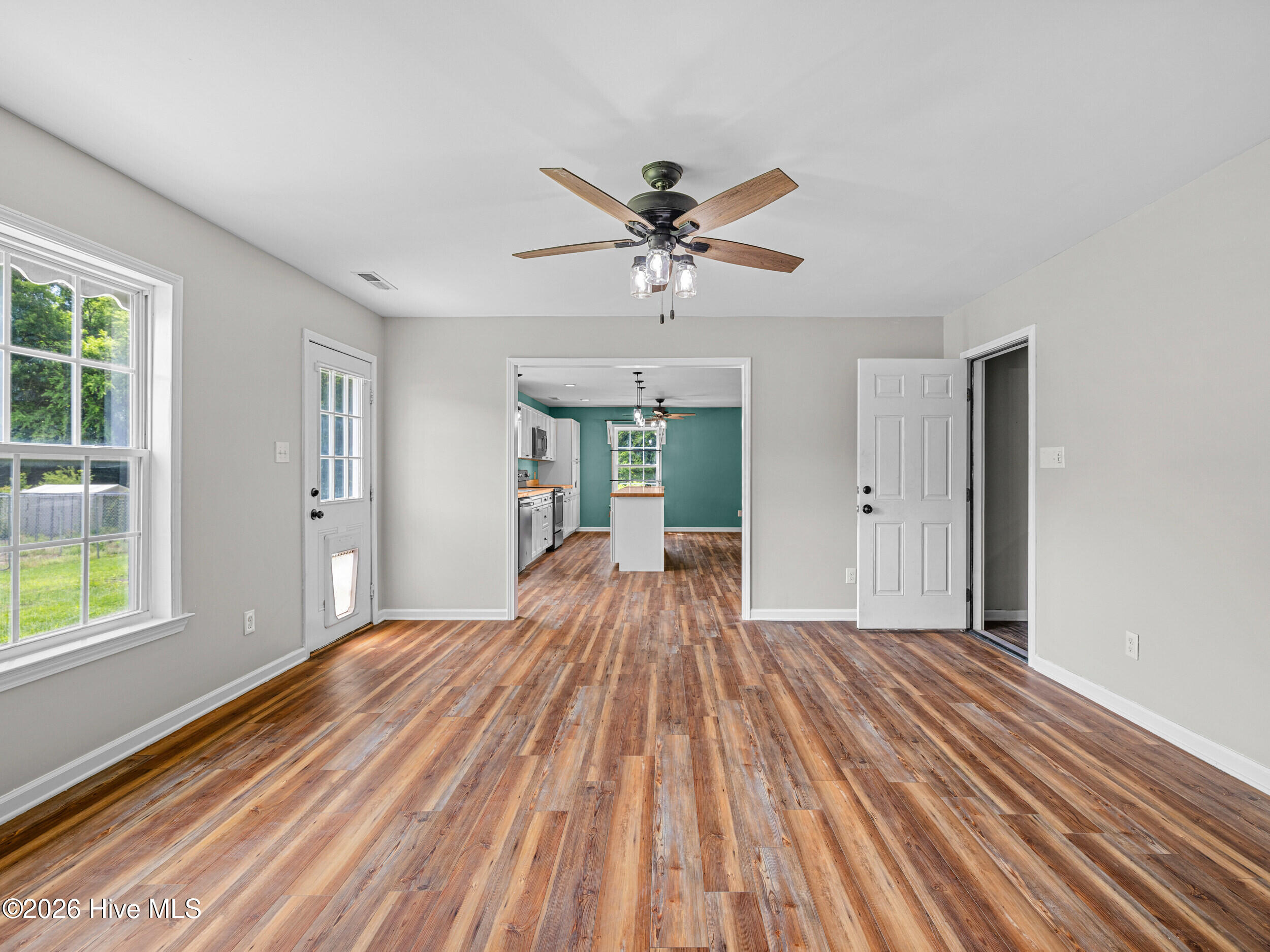 305 Rivers Edge Court Jacksonville, NC 28540 - Photo 15 of 37