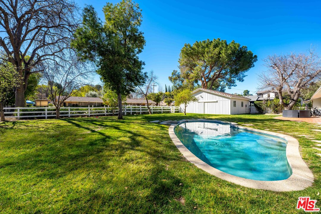 23628 Long Valley Road Hidden Hills, CA 91302 - Photo 22 of 25