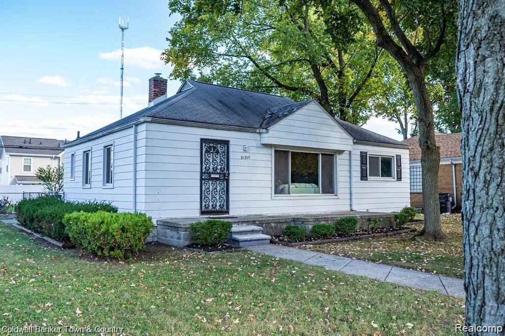 21260 Ridgedale Street Oak Park, MI 48237 - Photo 1 of 23