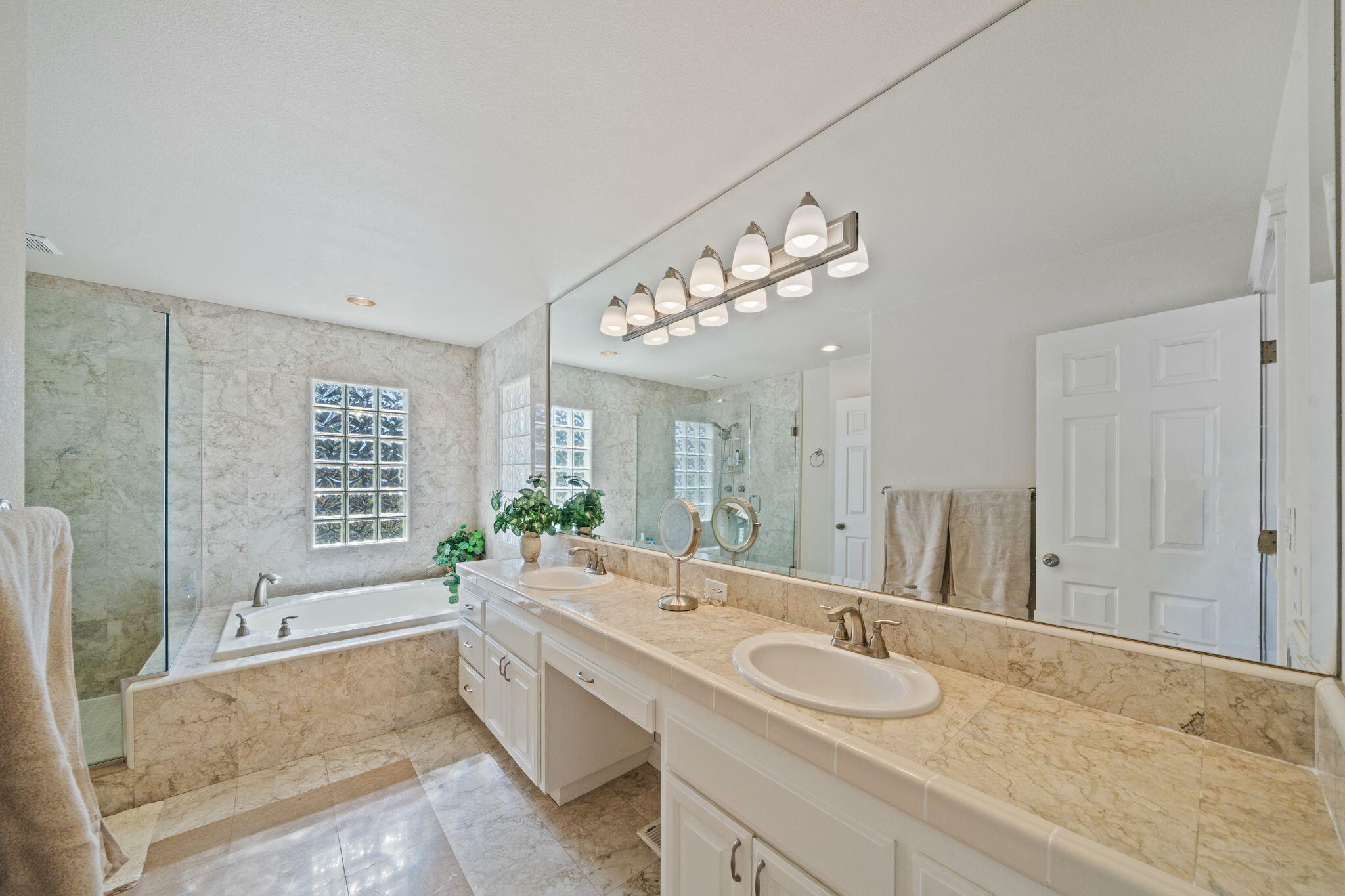 13087 Spring Lake Street Redding, CA 96003 - Photo 33 of 80 33-web-or-mls-BiggerFlow Real Estate Med