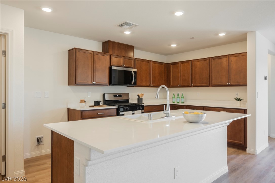724 Wild Highlands Lane Henderson, NV 89015 - Photo 3 of 25