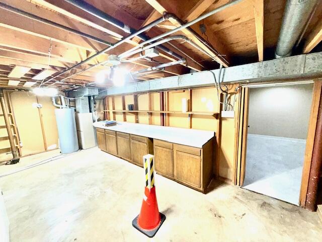 7809 Chase Street Merrillville, IN 46410 - Photo 20 of 33 a living room with stainless steel appliances