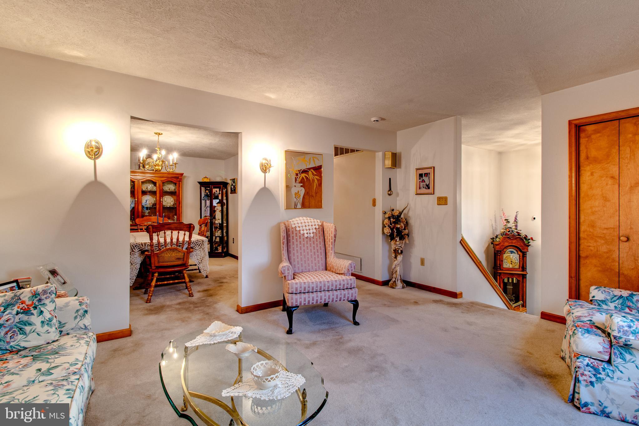 1609 Cape May Road Baltimore, MD 21221 - Photo 11 of 39 Living Room