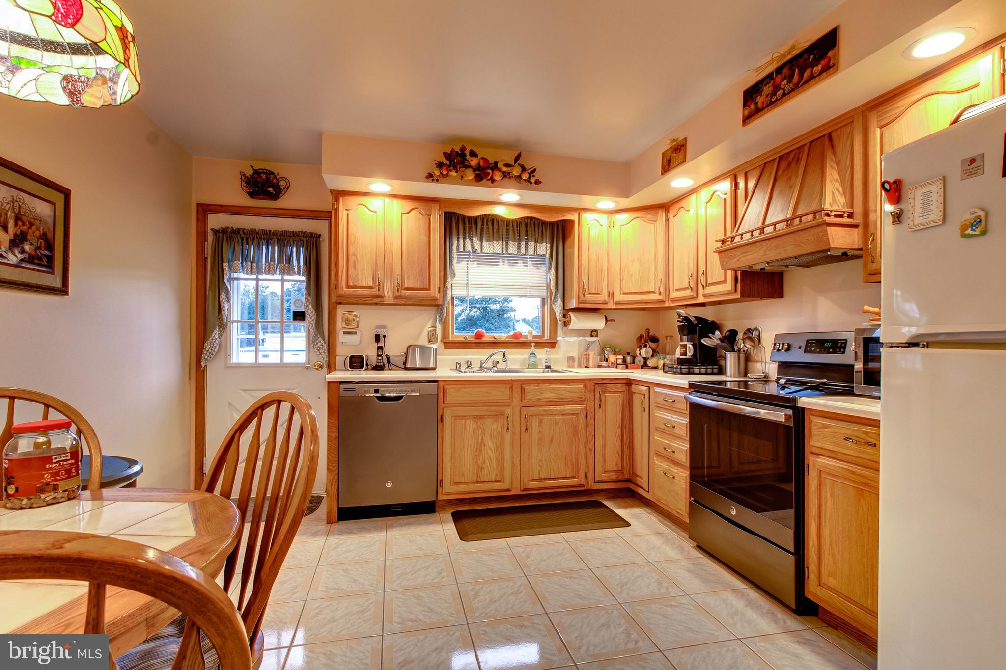 1609 Cape May Road Baltimore, MD 21221 - Photo 3 of 39 Kitchen