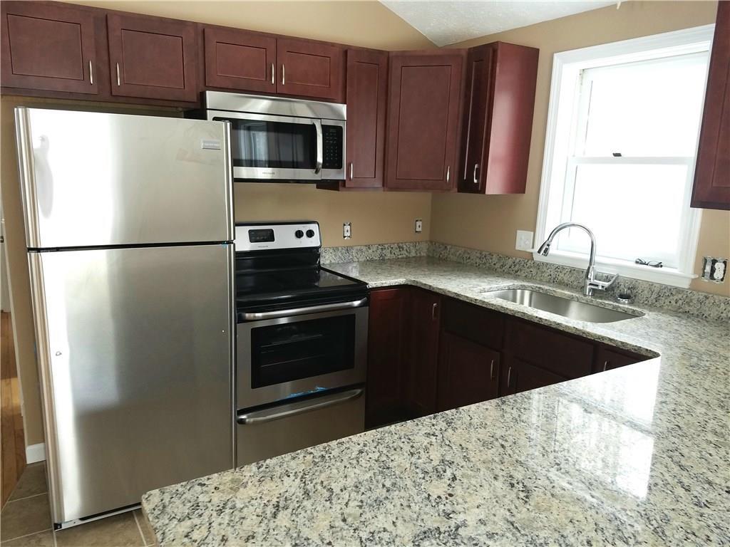 Brand new kitchen with granite...