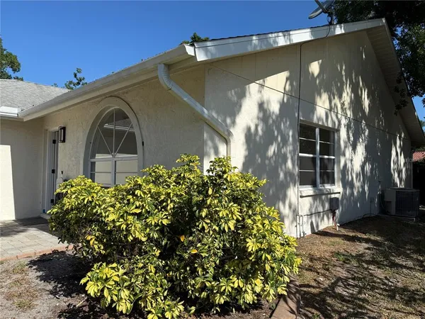 $1,975 | 4503 Hale Street, Sarasota, FL 34233