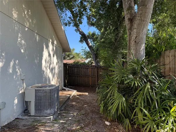 $1,975 | 4503 Hale Street, Sarasota, FL 34233