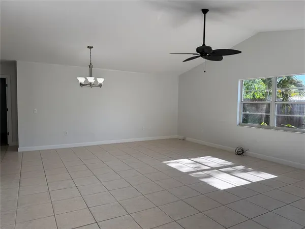 $1,975 | 4503 Hale Street, Sarasota, FL 34233