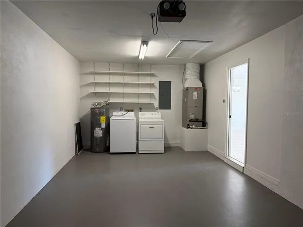 $1,975 | 4503 Hale Street, Sarasota, FL 34233