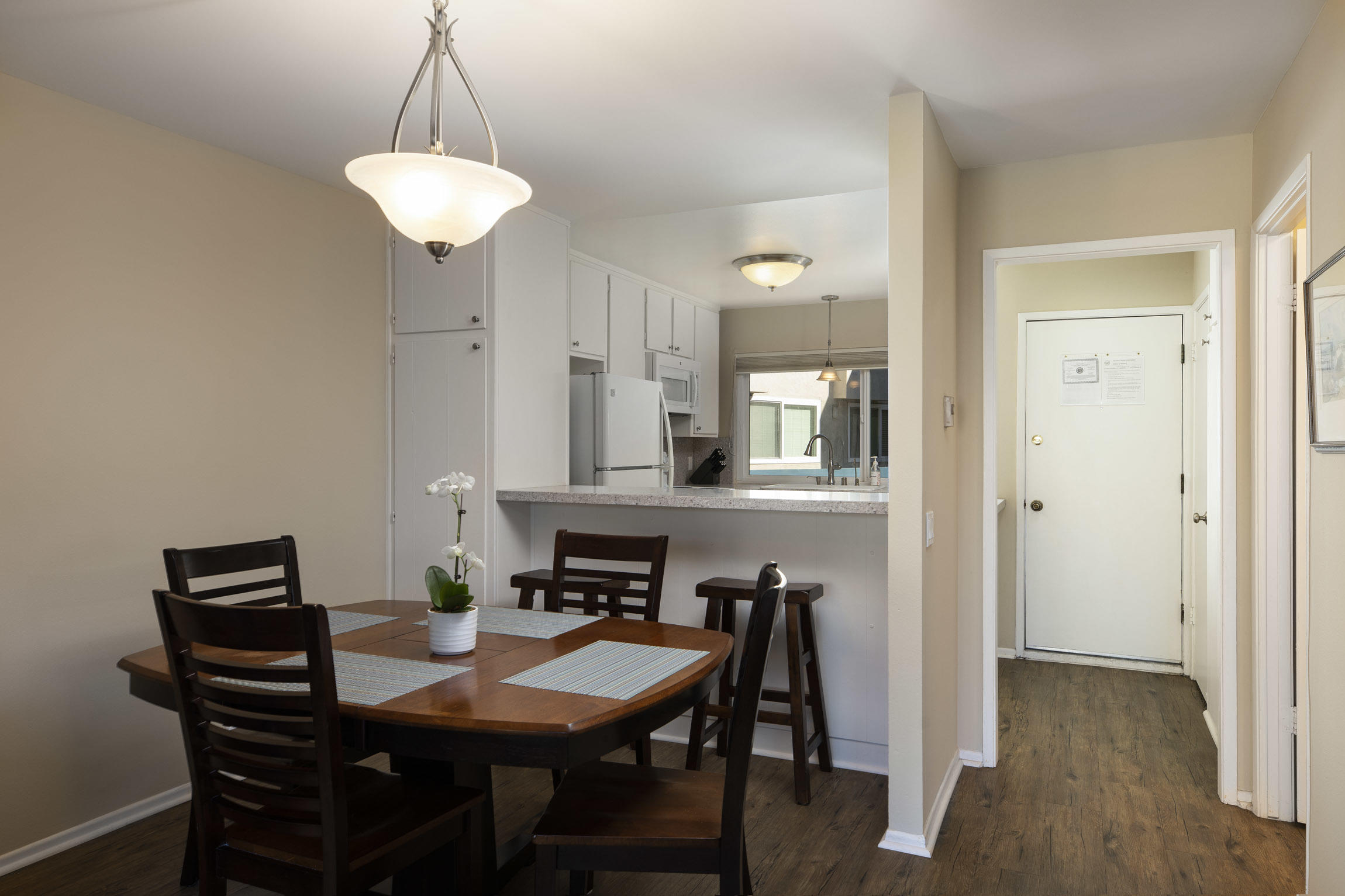 4700 Sandyland Road, Unit 48 Carpinteria, CA 93013 - Photo 6 of 16 Dining Area