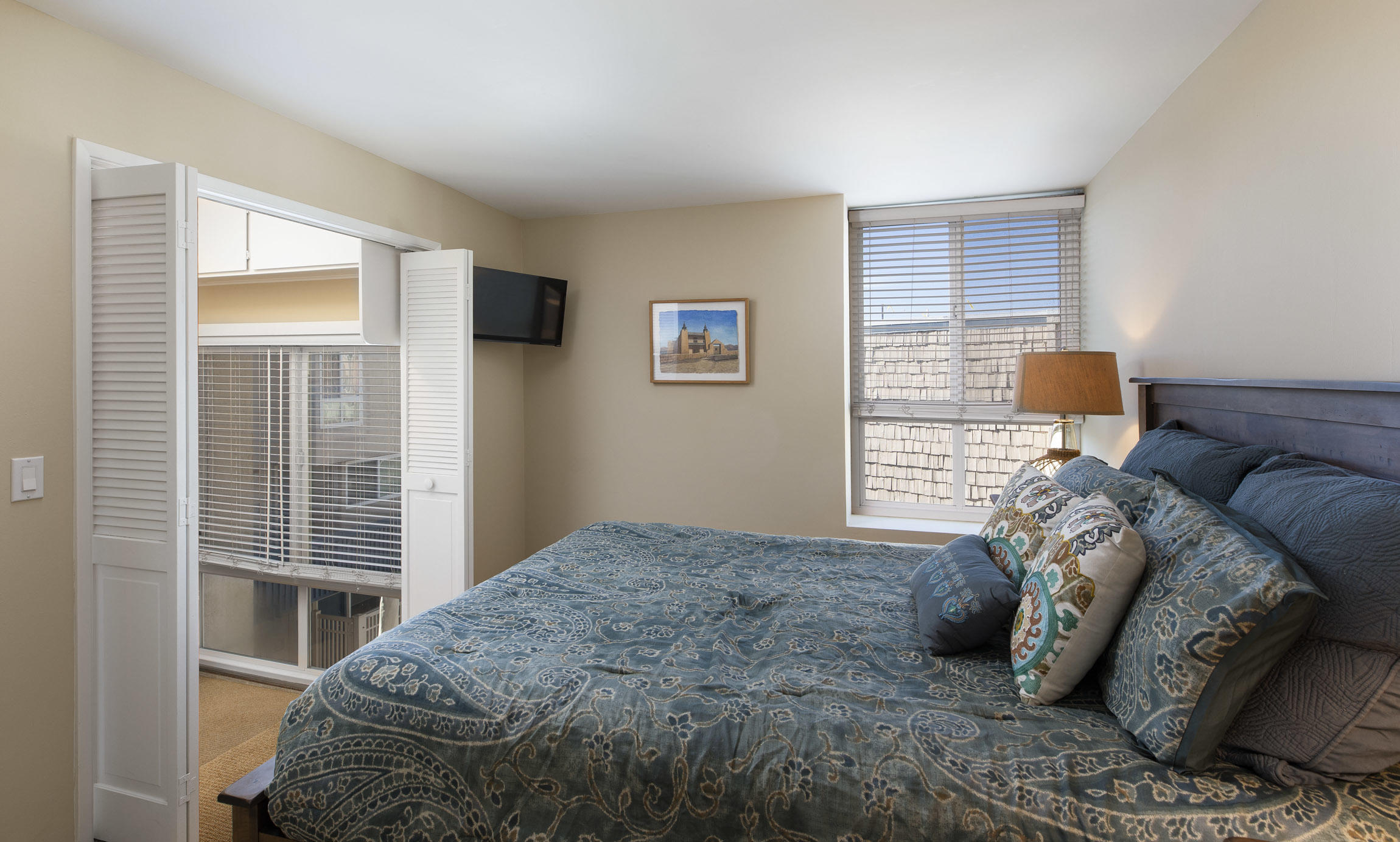 4700 Sandyland Road, Unit 48 Carpinteria, CA 93013 - Photo 8 of 16 Master Bedroom