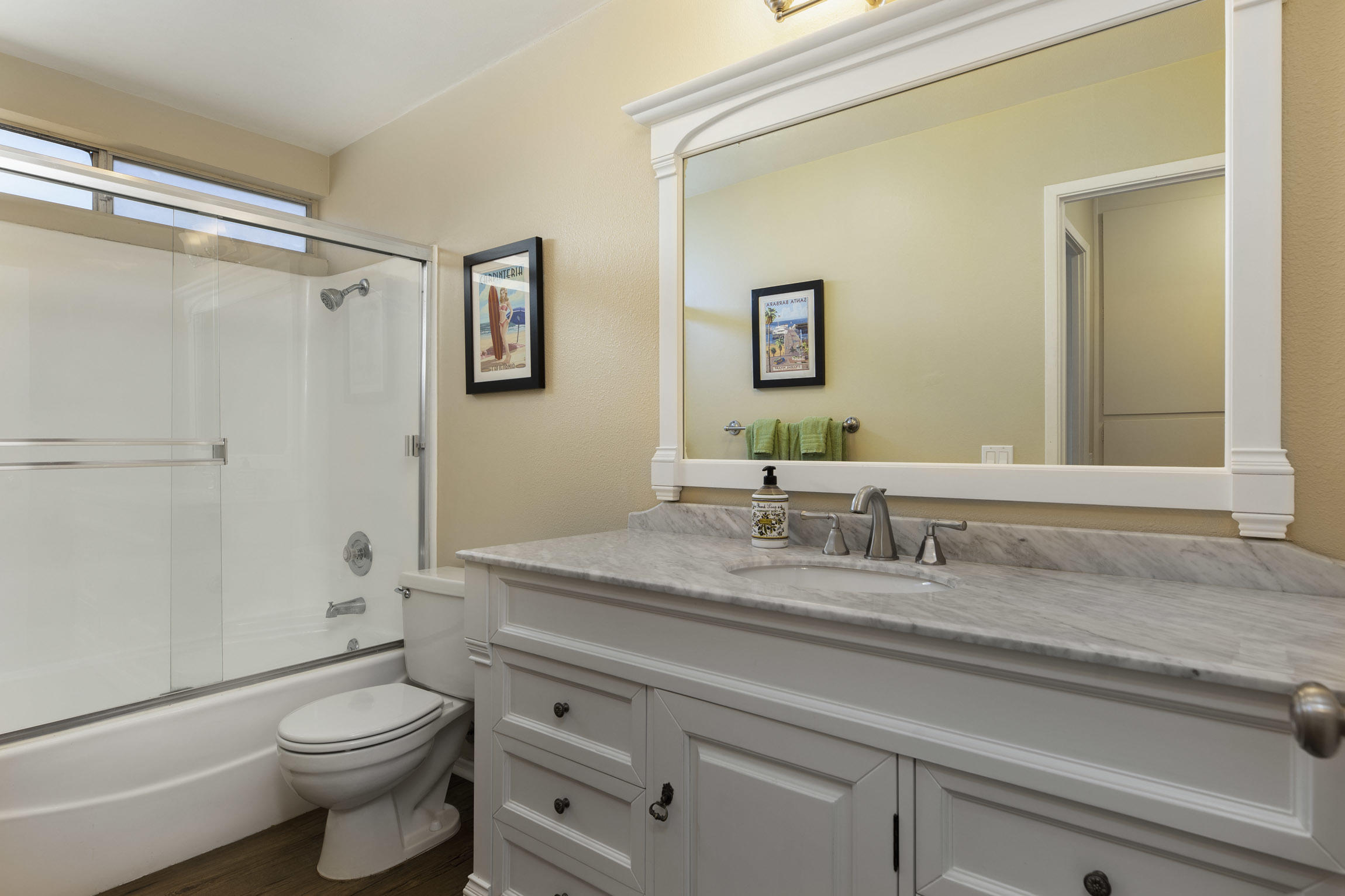 4700 Sandyland Road, Unit 48 Carpinteria, CA 93013 - Photo 10 of 16 Upstairs Bath