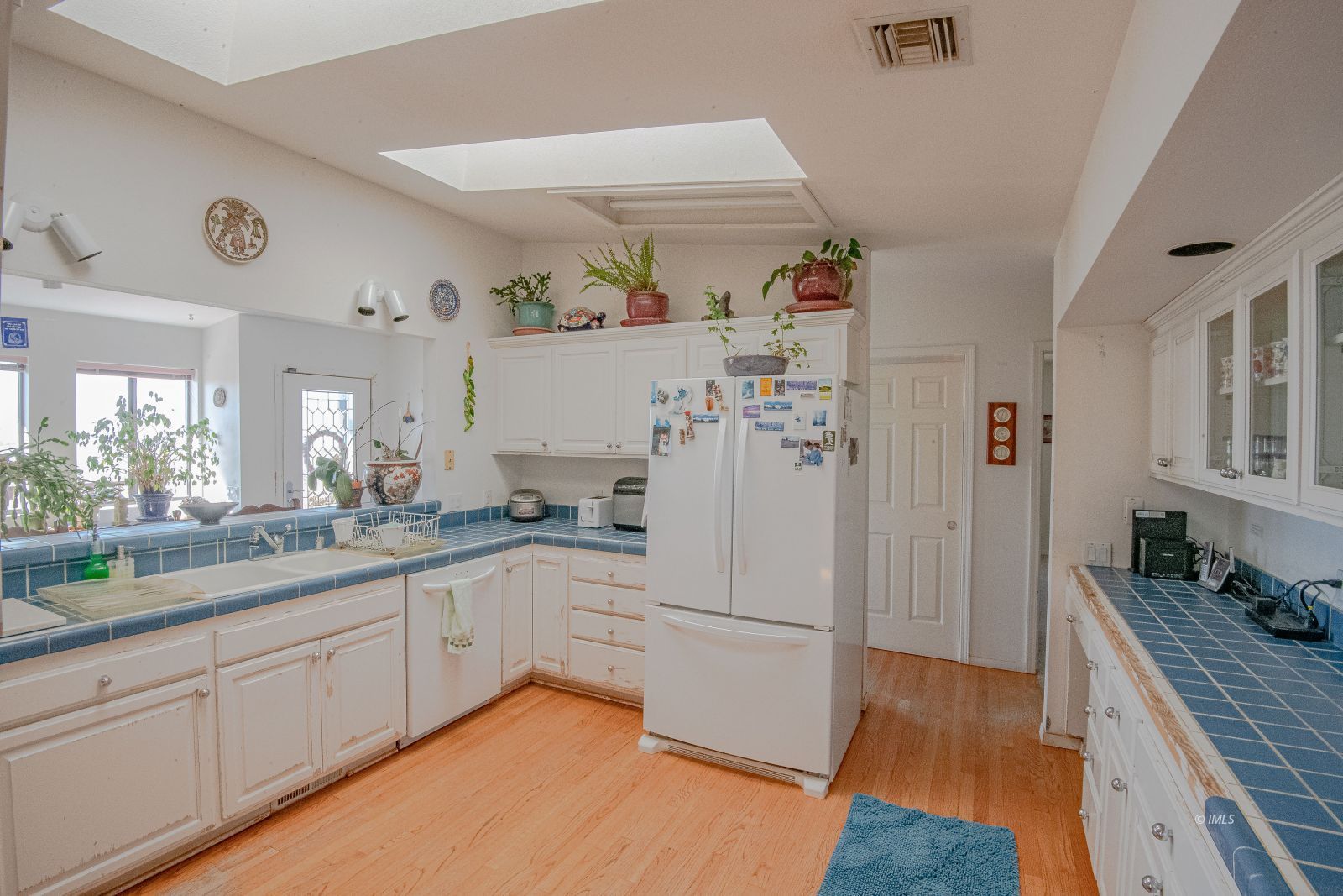 133 Summit Road Bishop, CA 93514 - Photo 7 of 21 Kitchen