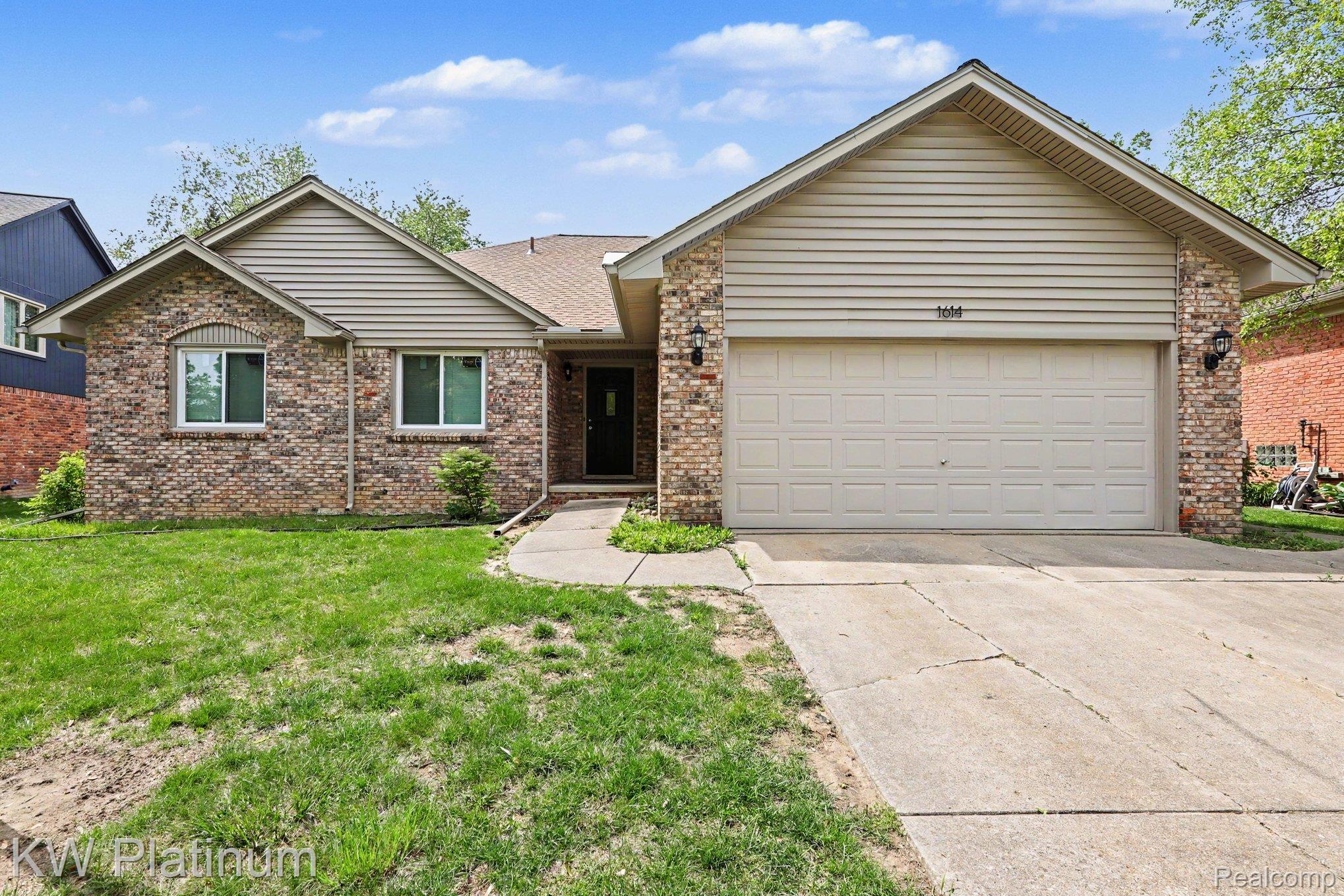 1614 Crestline Lane Rochester, MI 48307 - Photo 1 of 31 003_file_7339.jpg