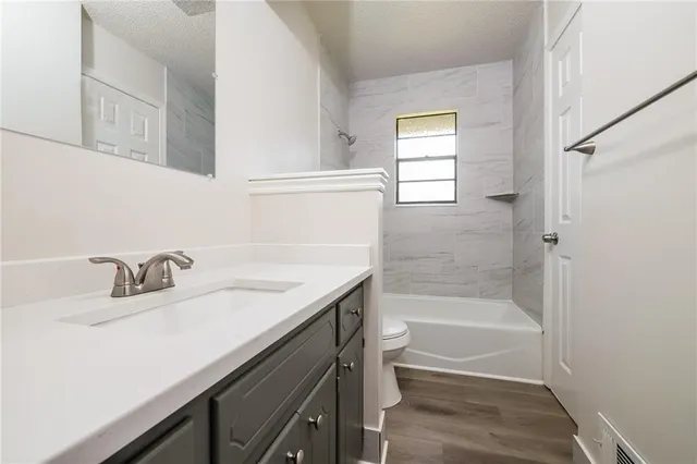 $2,175 | 109 Southeast Rockwood Street, Blue Springs, MO 64014