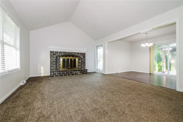 $2,175 | 109 Southeast Rockwood Street, Blue Springs, MO 64014