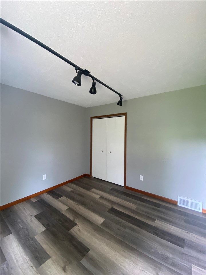 7341 South Lakeview Road Traverse City, MI 49684 - Photo 23 of 36 1890742-22.JPG