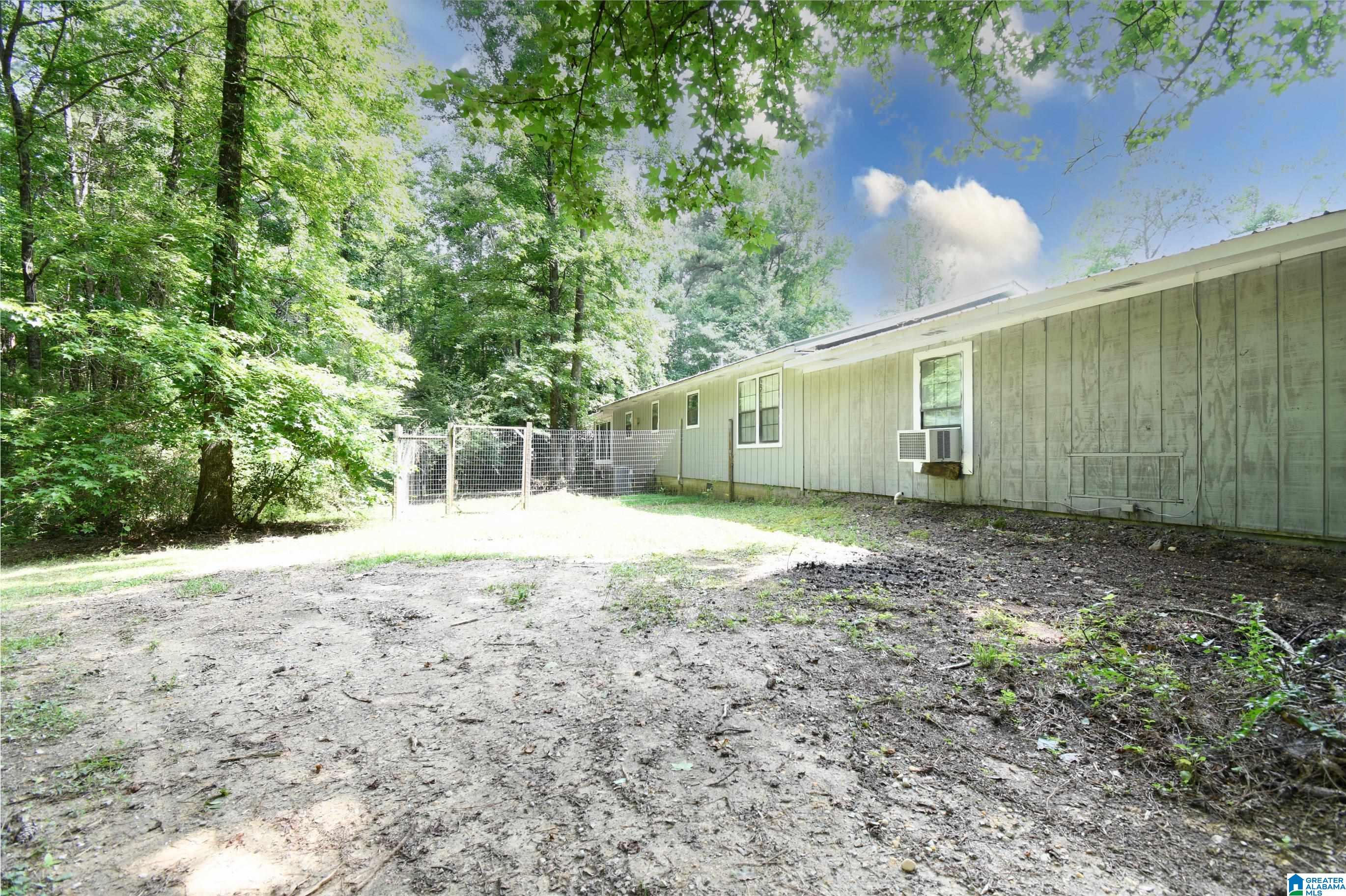 1215 County Road 193 Jemison, AL 35085 - Photo 4 of 33