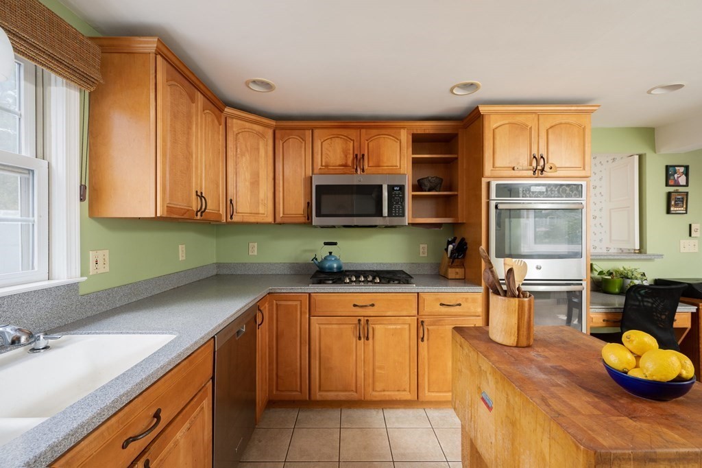 48 Garrison Road Hingham, MA 02043 - Photo 9 of 27