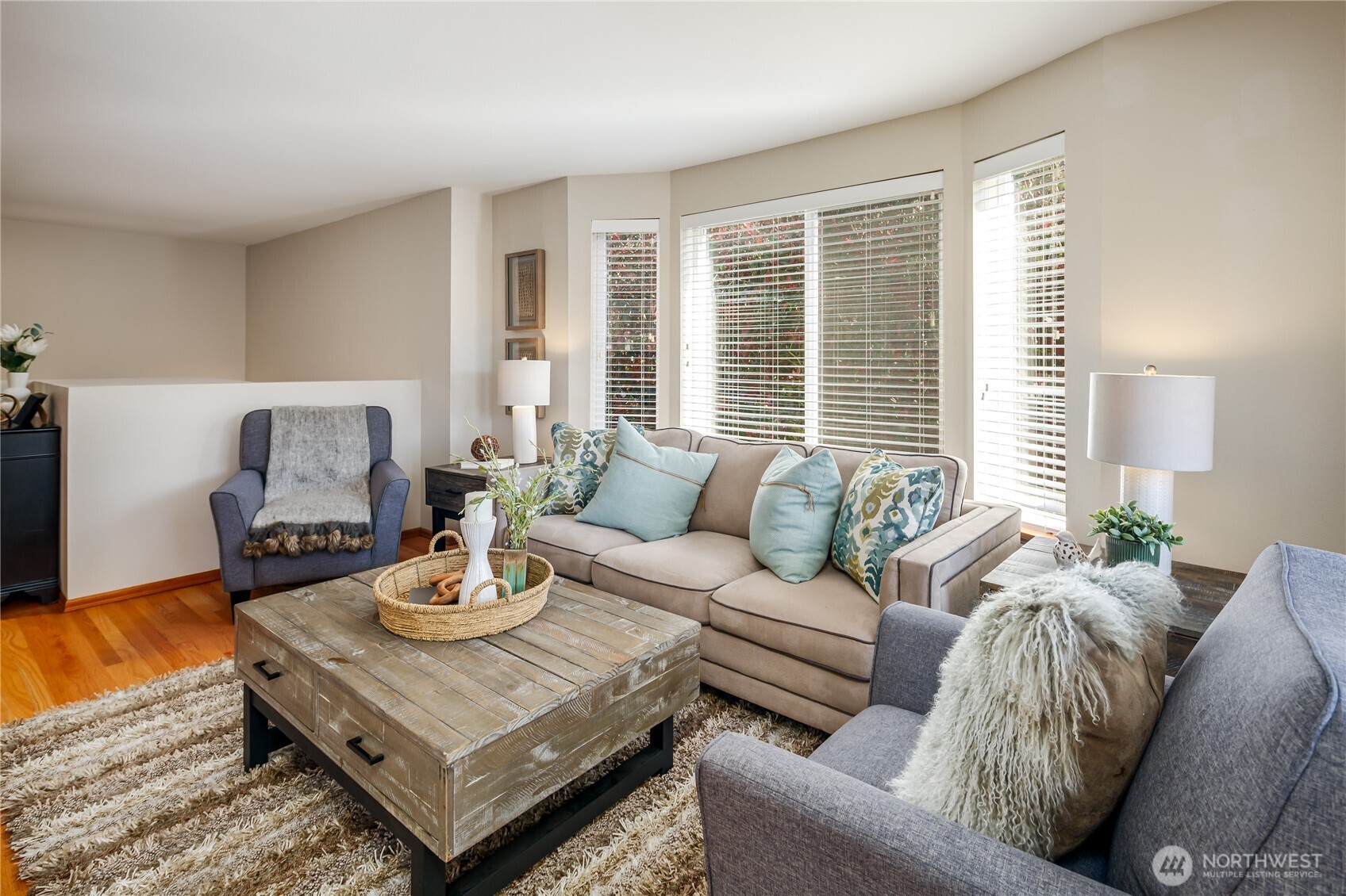 610 Glen Street, Unit 3 Edmonds, WA 98020 - Photo 5 of 19 a living room with furniture and a large window