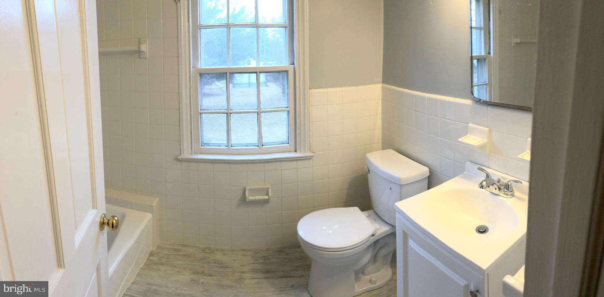 353 Powell Road Springfield, PA 19064 - Photo 22 of 25 Updated Upstairs Full Bathroom