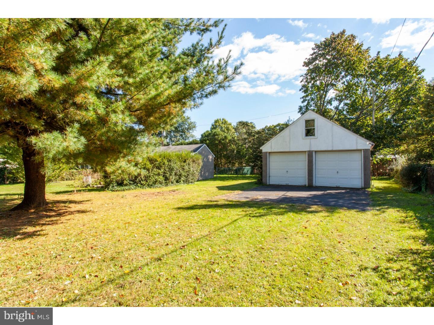 353 Powell Road Springfield, PA 19064 - Photo 25 of 25 Garage